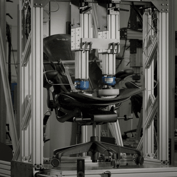 Herman Miller アーロンチェア グラファイト・ポリッシュドアルミニウム