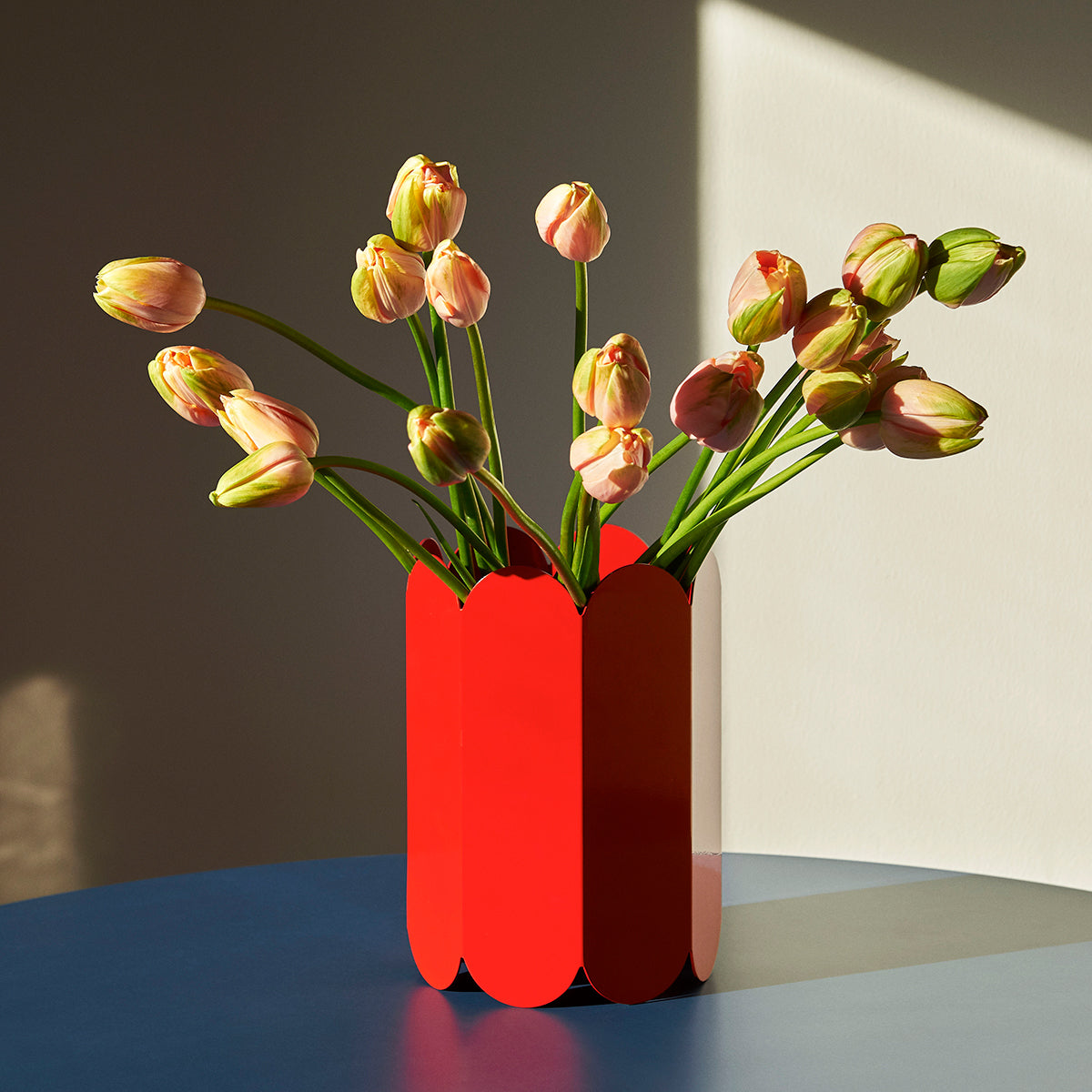 HAY ARCS VASE Miller