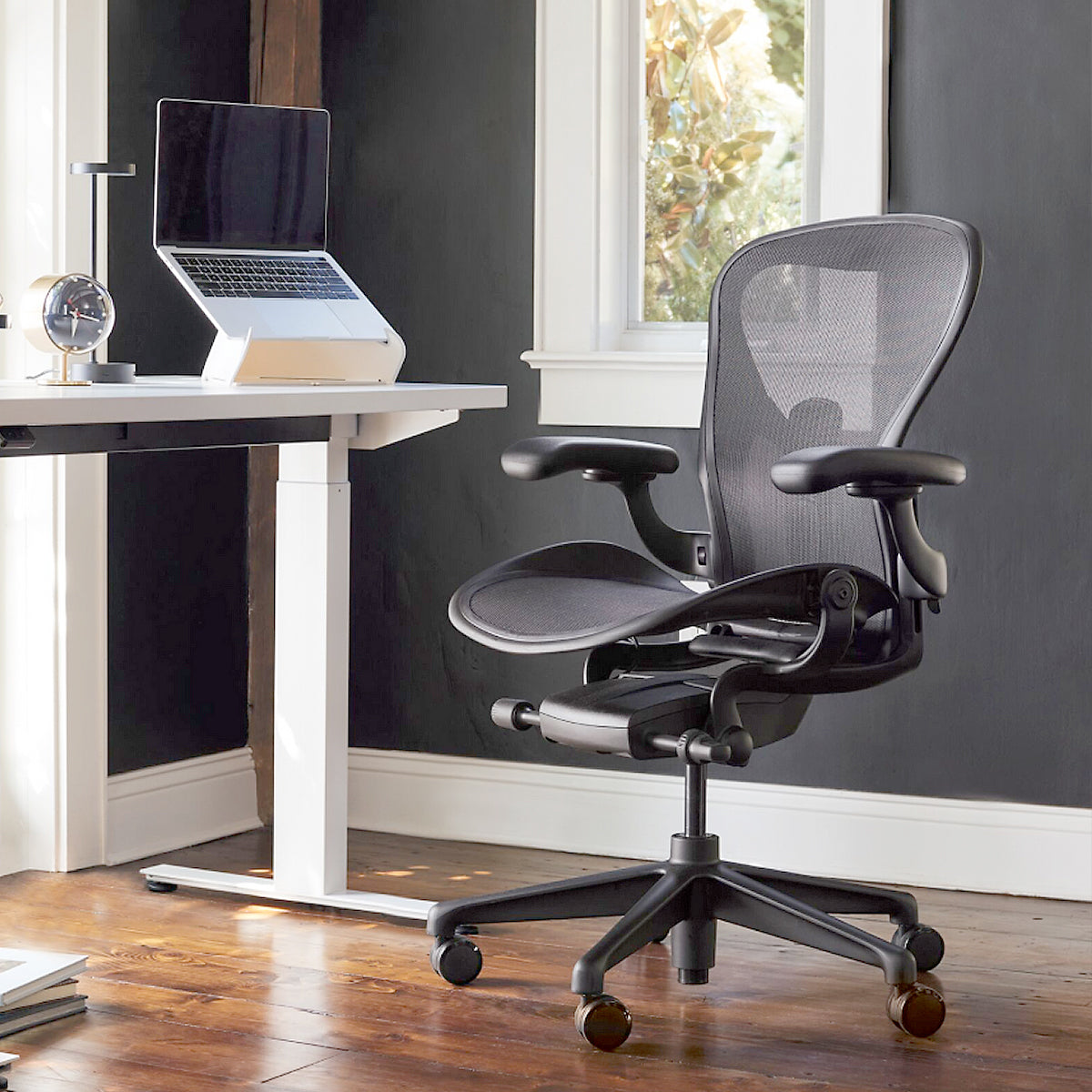 ハーマンミラー HermanMiller アーロンチェア Aサイズ 黒 オフィス 楽天市場】ハーマンミラー アーロンチェア リマスタード Aサイズ