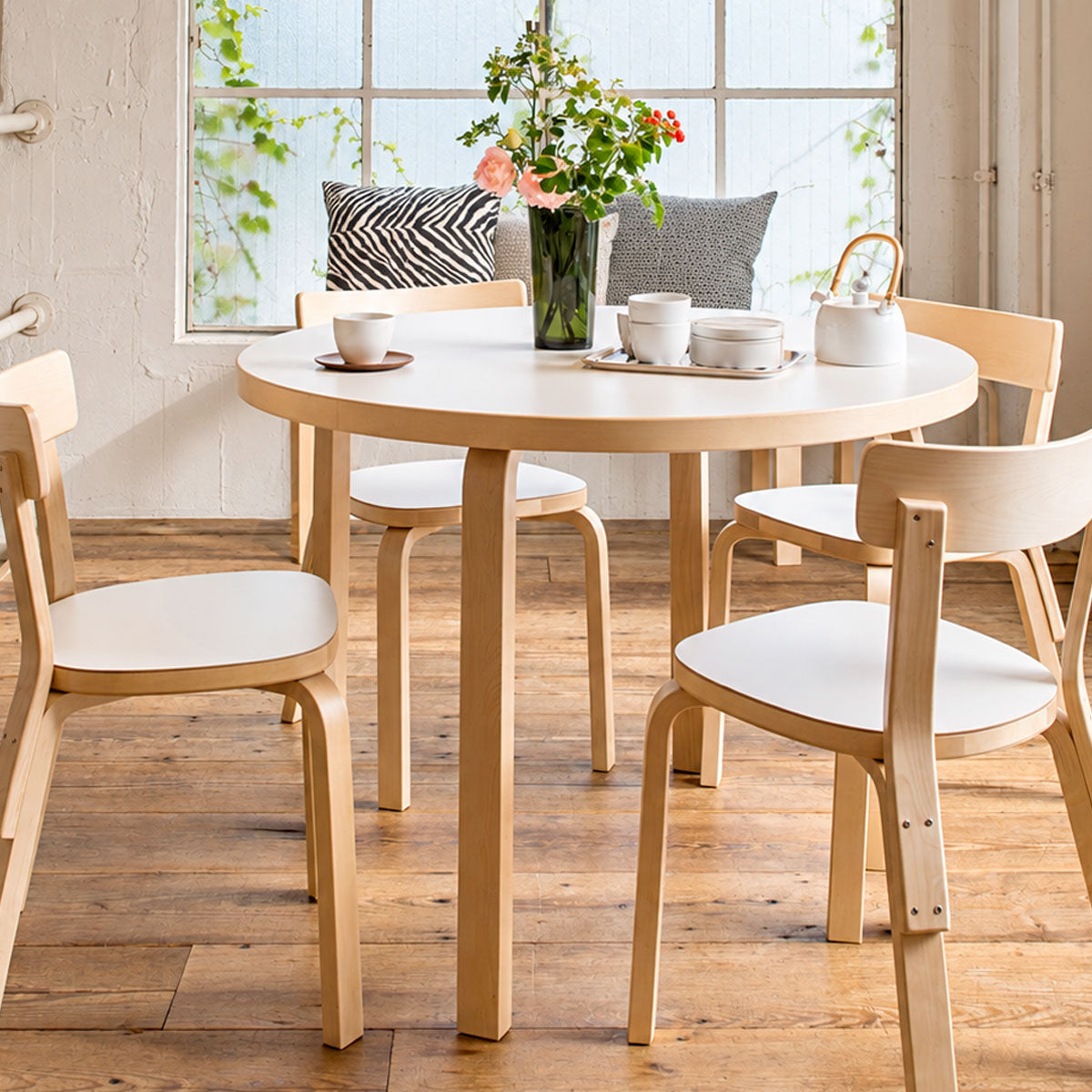 Artek  Aalto Table 90B