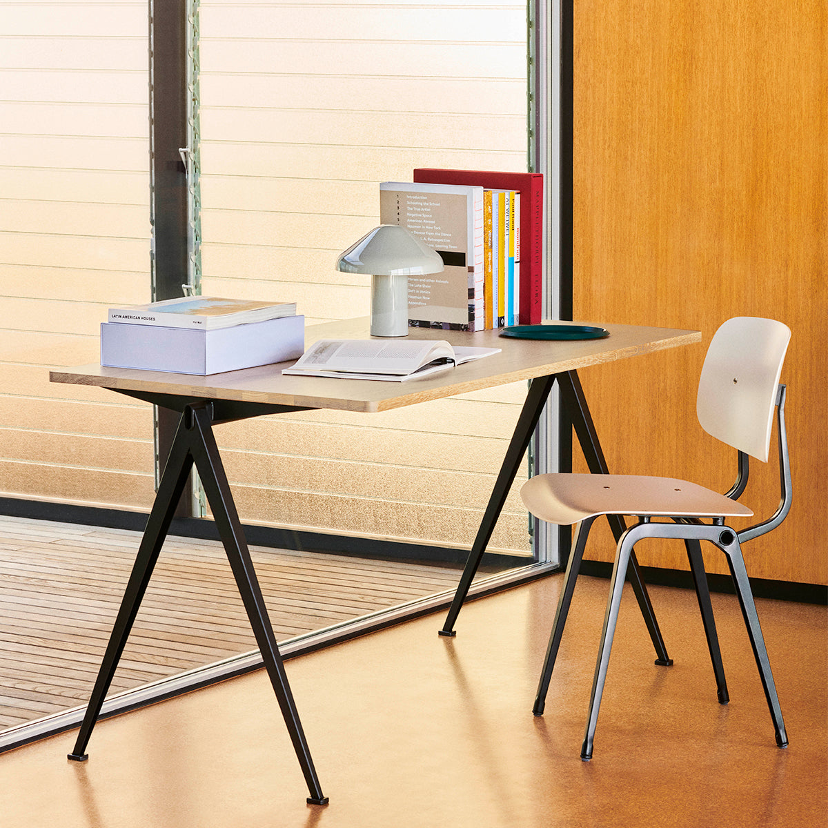 HAY   PYRAMID TABLE