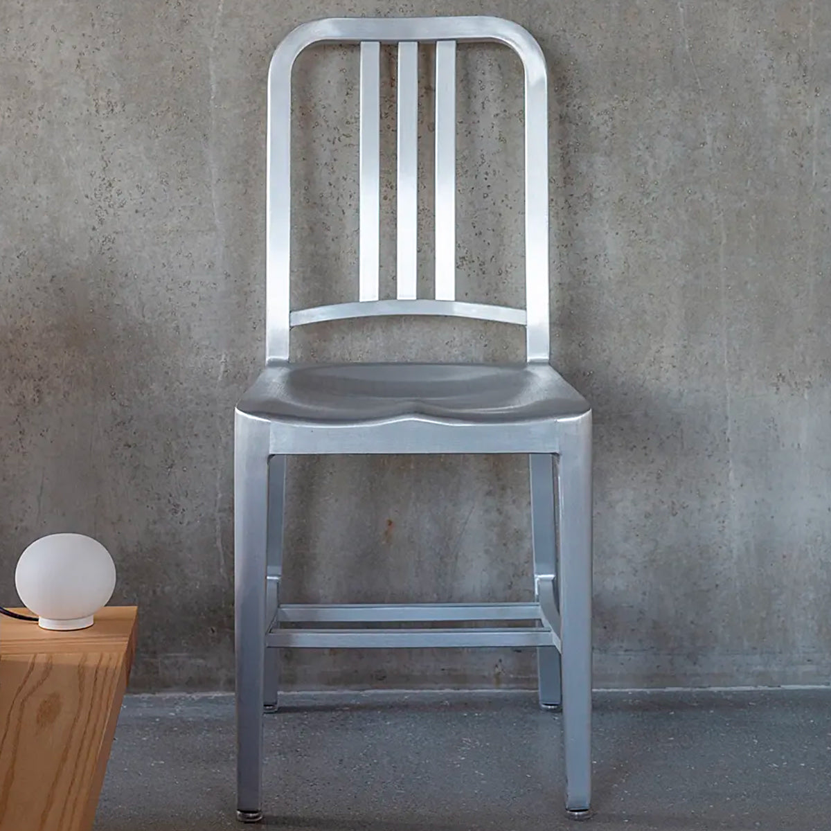 エメコ　椅子　チェア　emeco Navy Collection 軽量で優れた耐久性のemeco「ネイビーチェア」モダンな空間にも